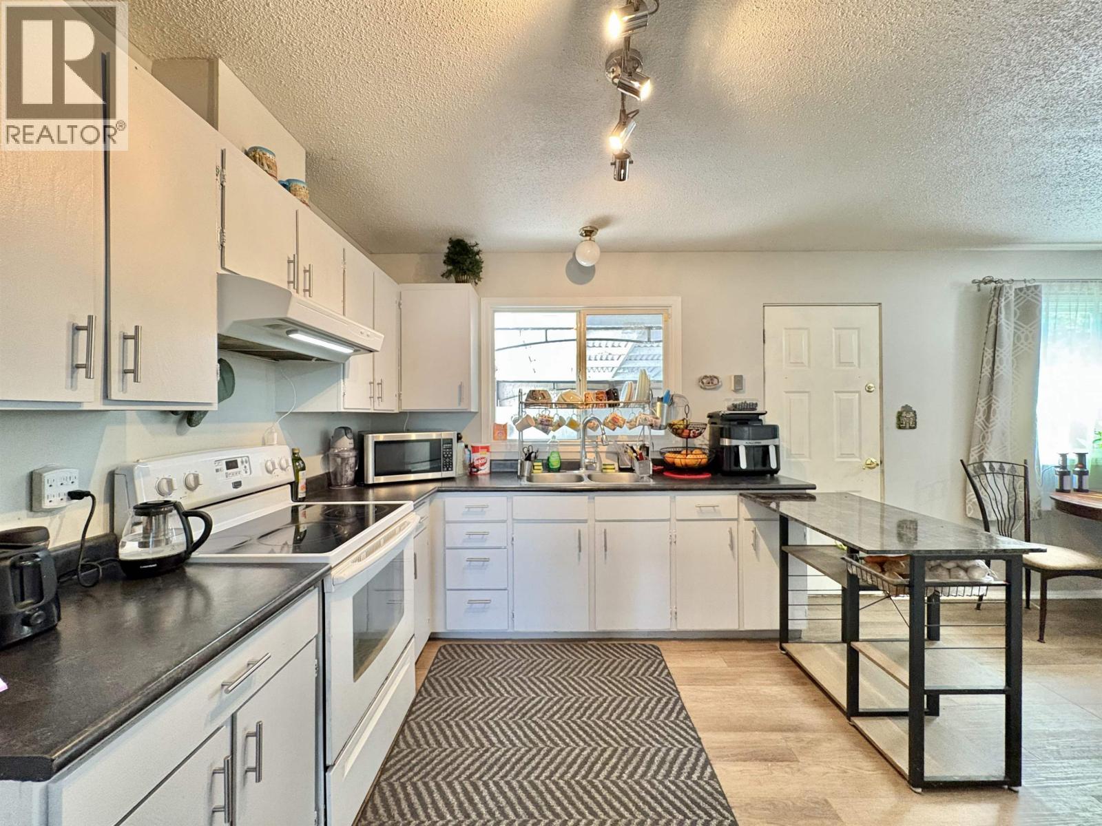 1385 Milburn Avenue, Prince George, British Columbia  V2L 4E9 - Photo 3 - R3034667