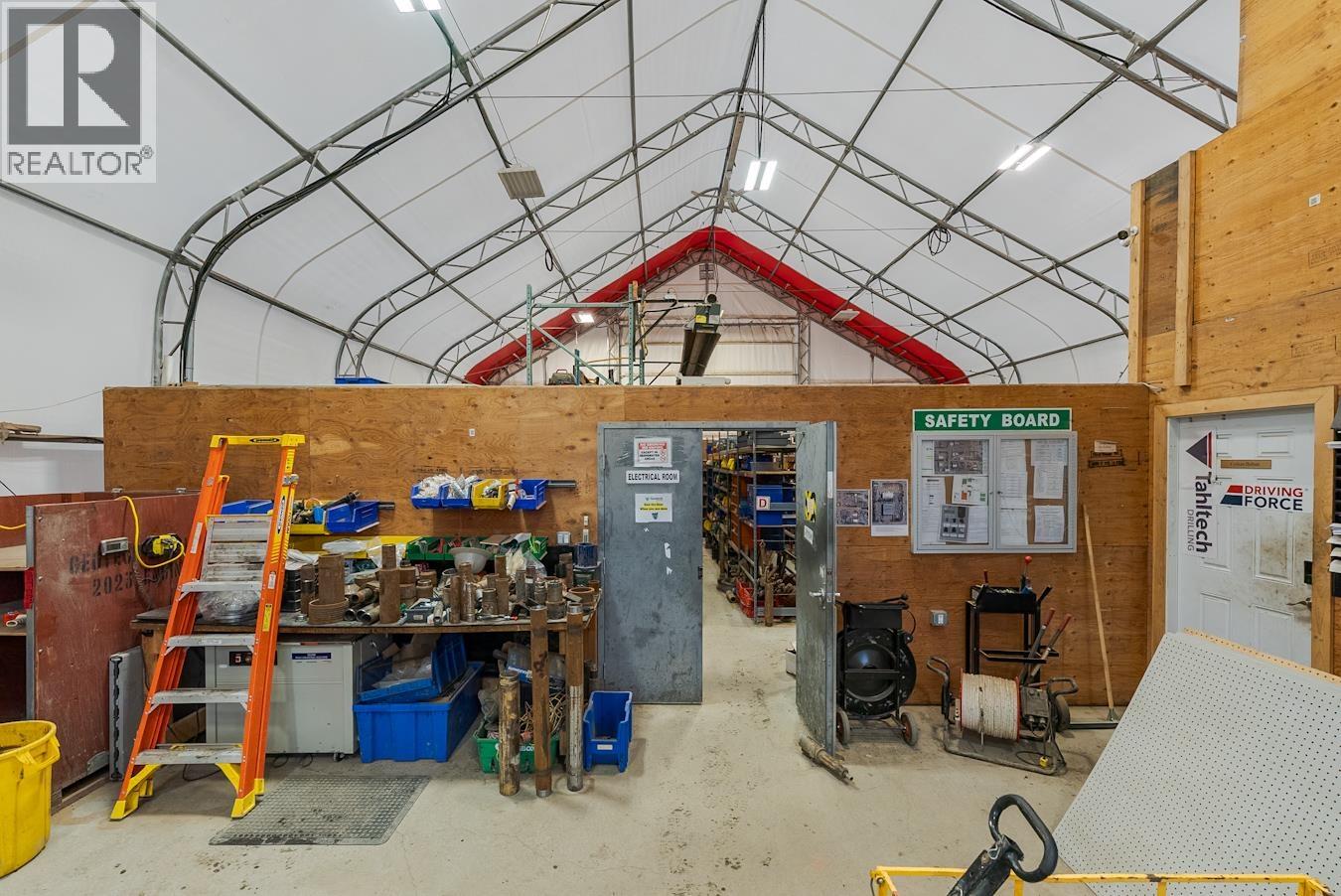 5052 Hartway Drive, Prince George, British Columbia  V2K 5B7 - Photo 15 - C8073198