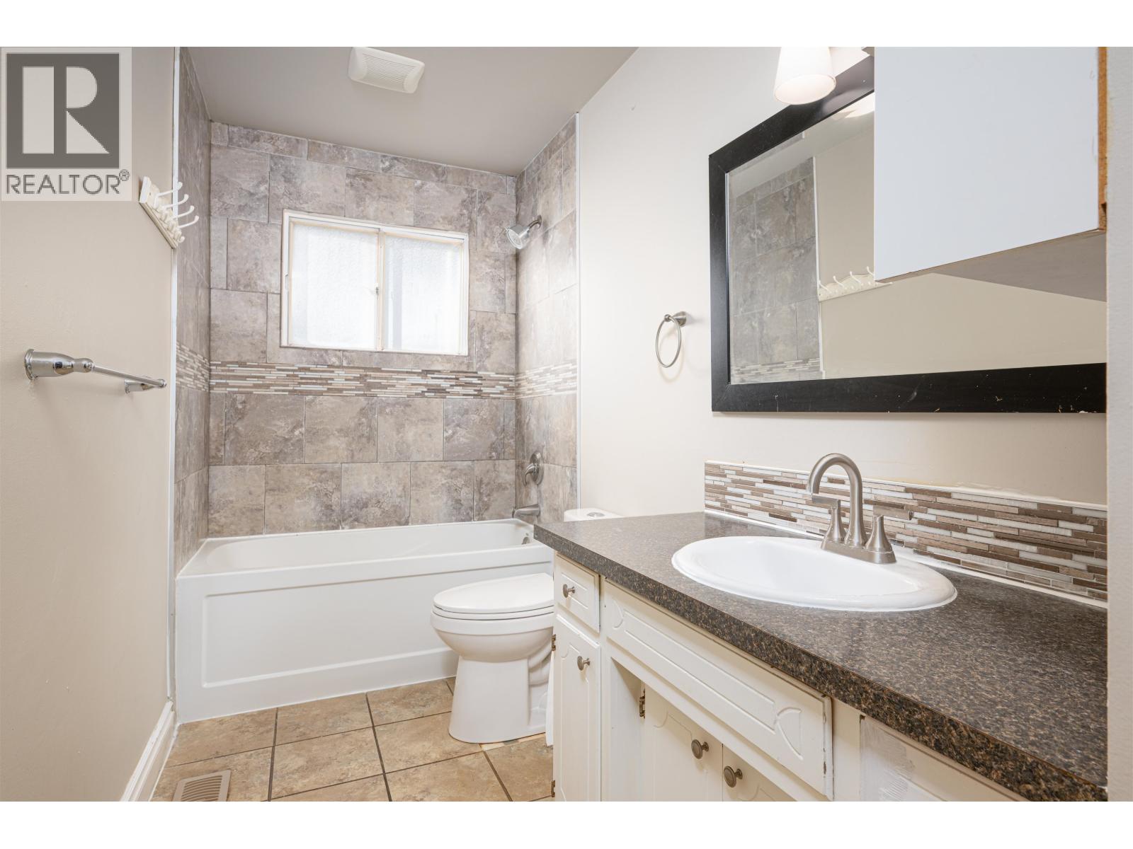 2133 Oak Street, Prince George, British Columbia  V2L 1Z8 - Photo 12 - R3063993