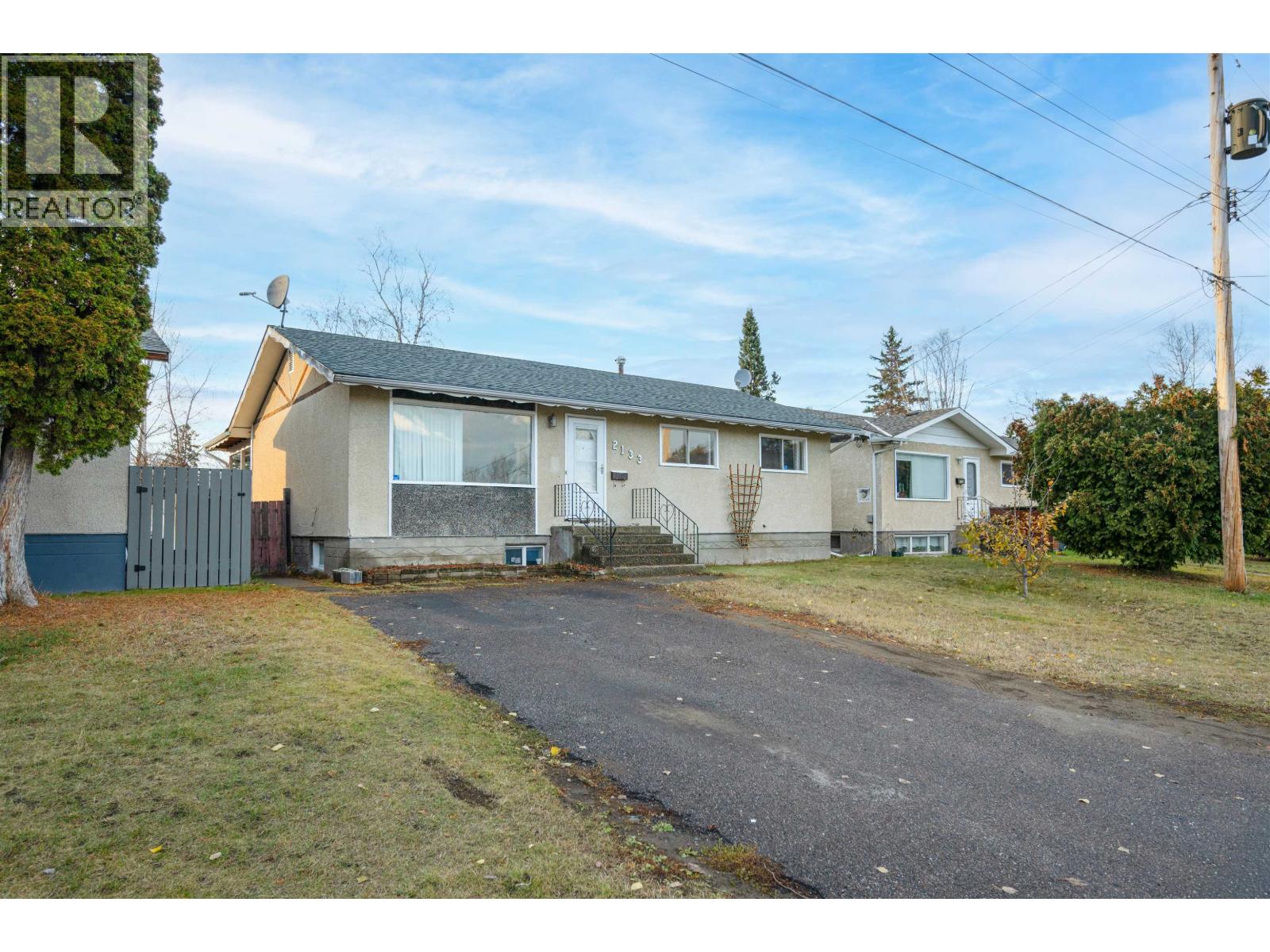 2133 Oak Street, Prince George, British Columbia  V2L 1Z8 - Photo 2 - R3063993