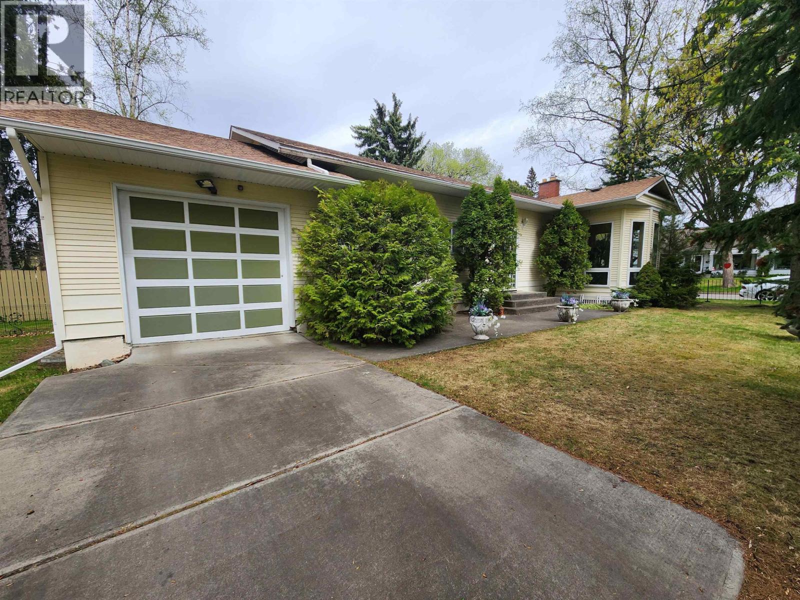 1591 Cedar Street, Prince George, British Columbia  V2L 1B6 - Photo 1 - R3087375