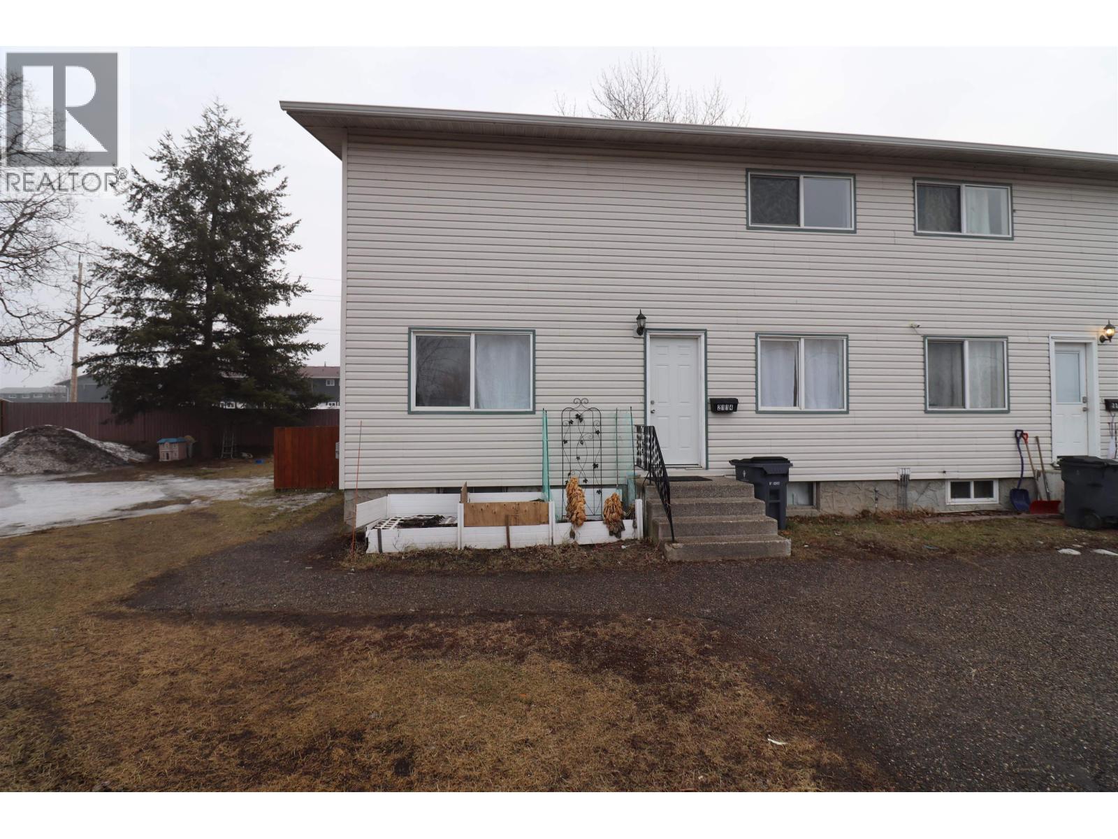 2114 Strathcona Avenue, Prince George, British Columbia  V2L 4Y5 - Photo 1 - R3088653