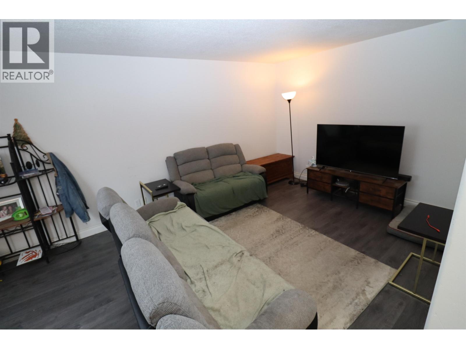 2114 Strathcona Avenue, Prince George, British Columbia  V2L 4Y5 - Photo 8 - R3088653