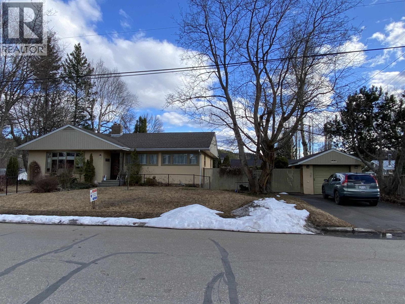 125 15th Avenue, Prince George, British Columbia  V2L 3W3 - Photo 1 - R3092314