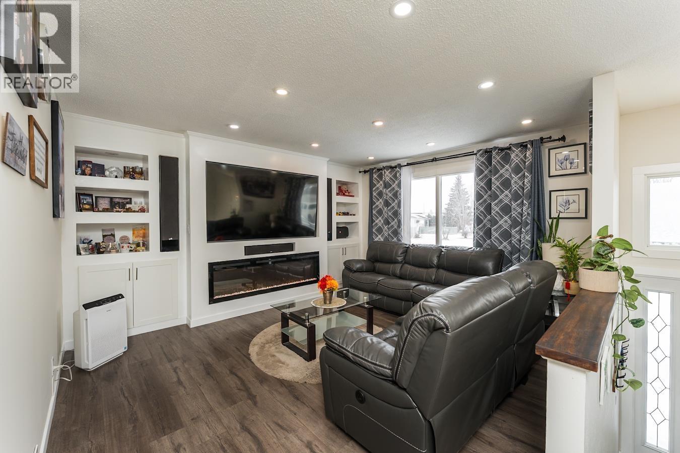 1795 Irwin Street, Prince George, British Columbia  V2M 2Y6 - Photo 2 - R3092836