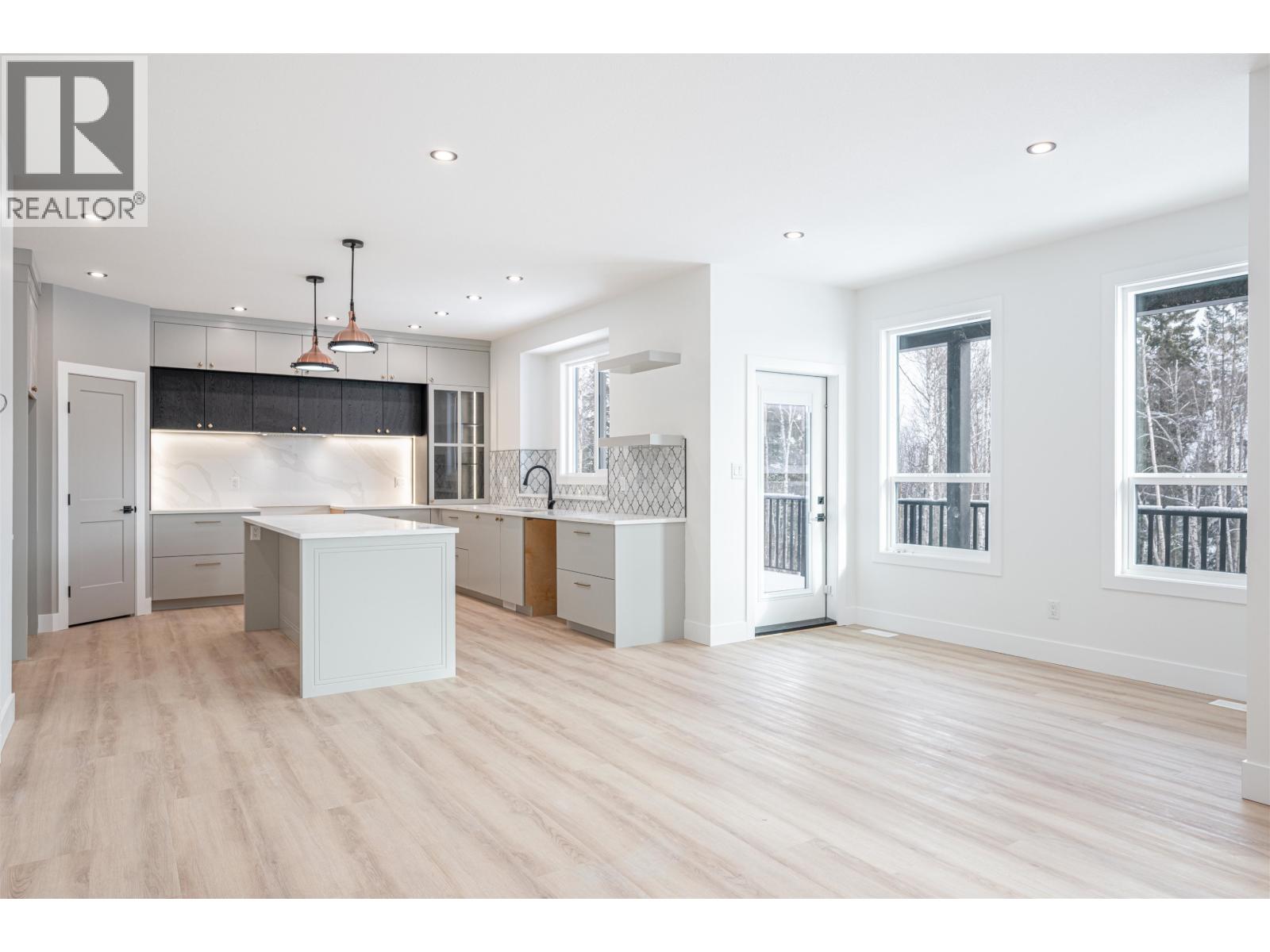 3930 Estabrook Court, Prince George, British Columbia  V2N 0G3 - Photo 7 - R3093786