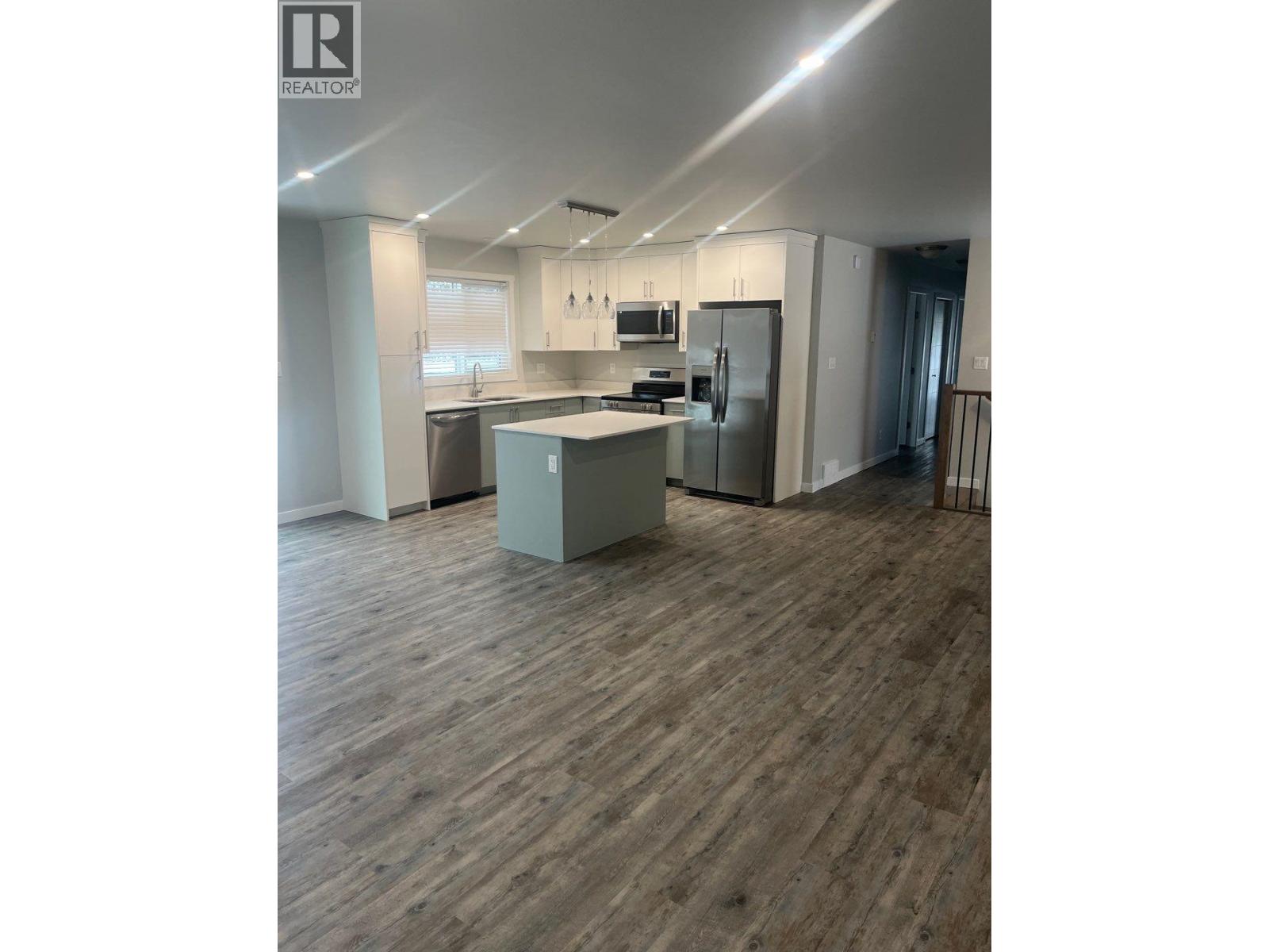 1221-1223 N Blackburn Road, Prince George, British Columbia  V2N 6B7 - Photo 2 - R3097766