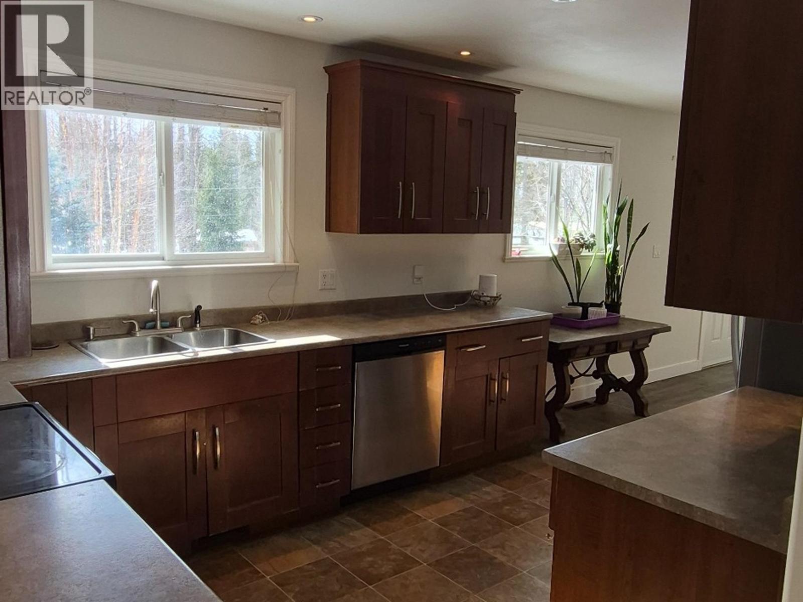 5010 Meadowview Road, Prince George, British Columbia  V2K 5V5 - Photo 10 - R3099805