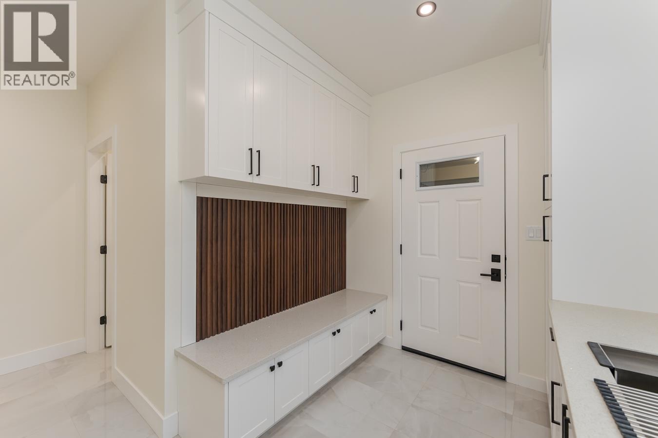 3936 Estabrook Court, Prince George, British Columbia  V2N 6J2 - Photo 3 - R3101531