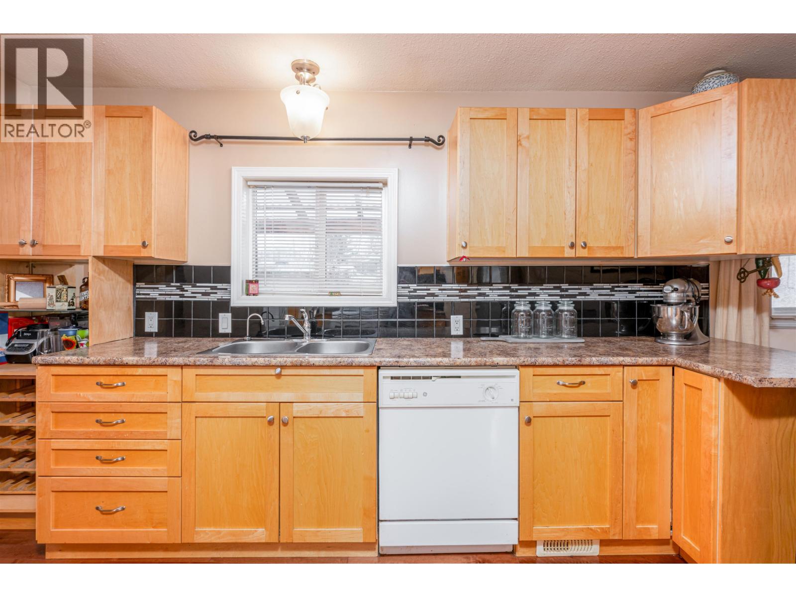 1728 Maple Street, Prince George, British Columbia  V2L 1X1 - Photo 7 - R3102651