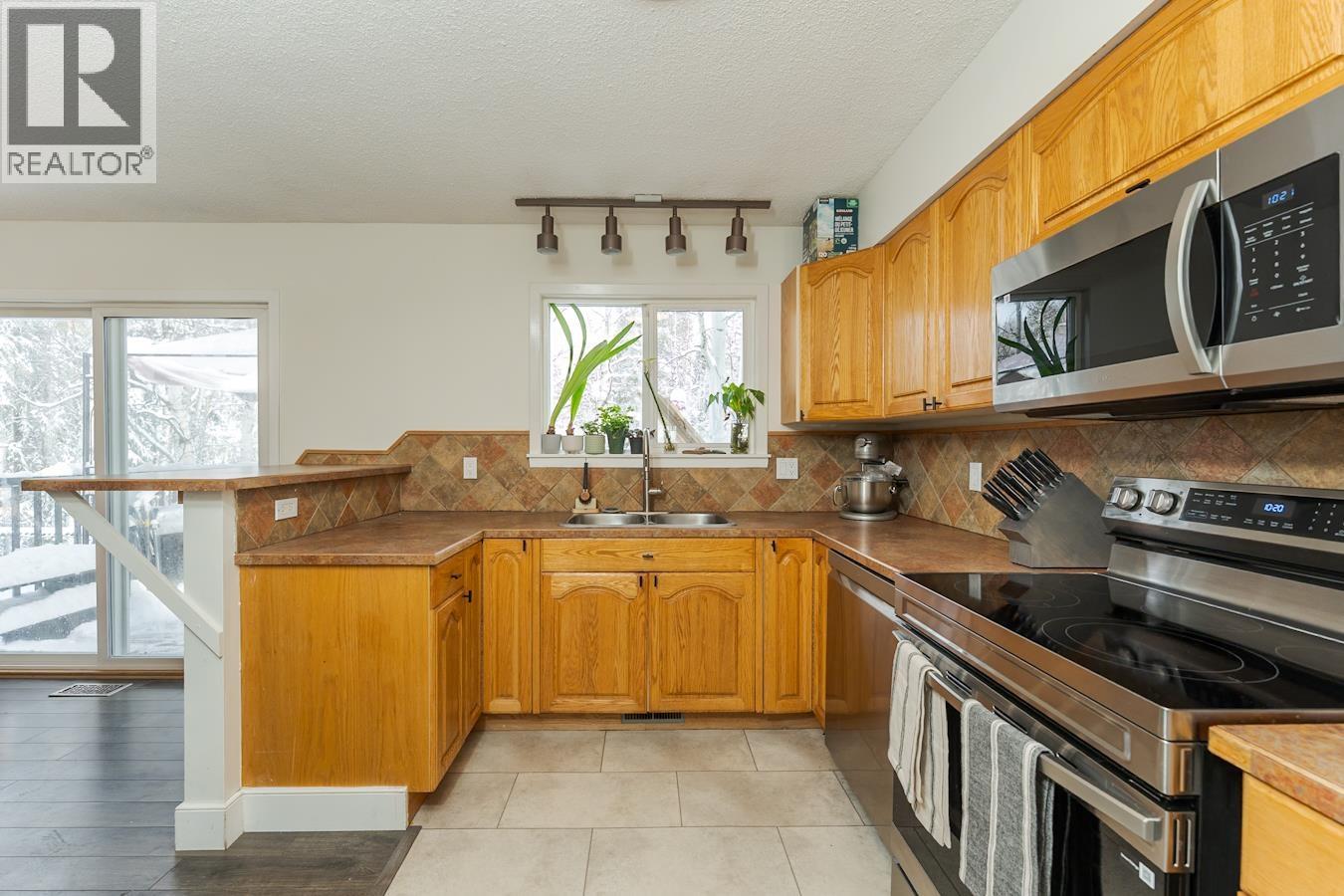 7104 Hartford Crescent, Prince George, British Columbia  V2N 0A8 - Photo 10 - R3103860