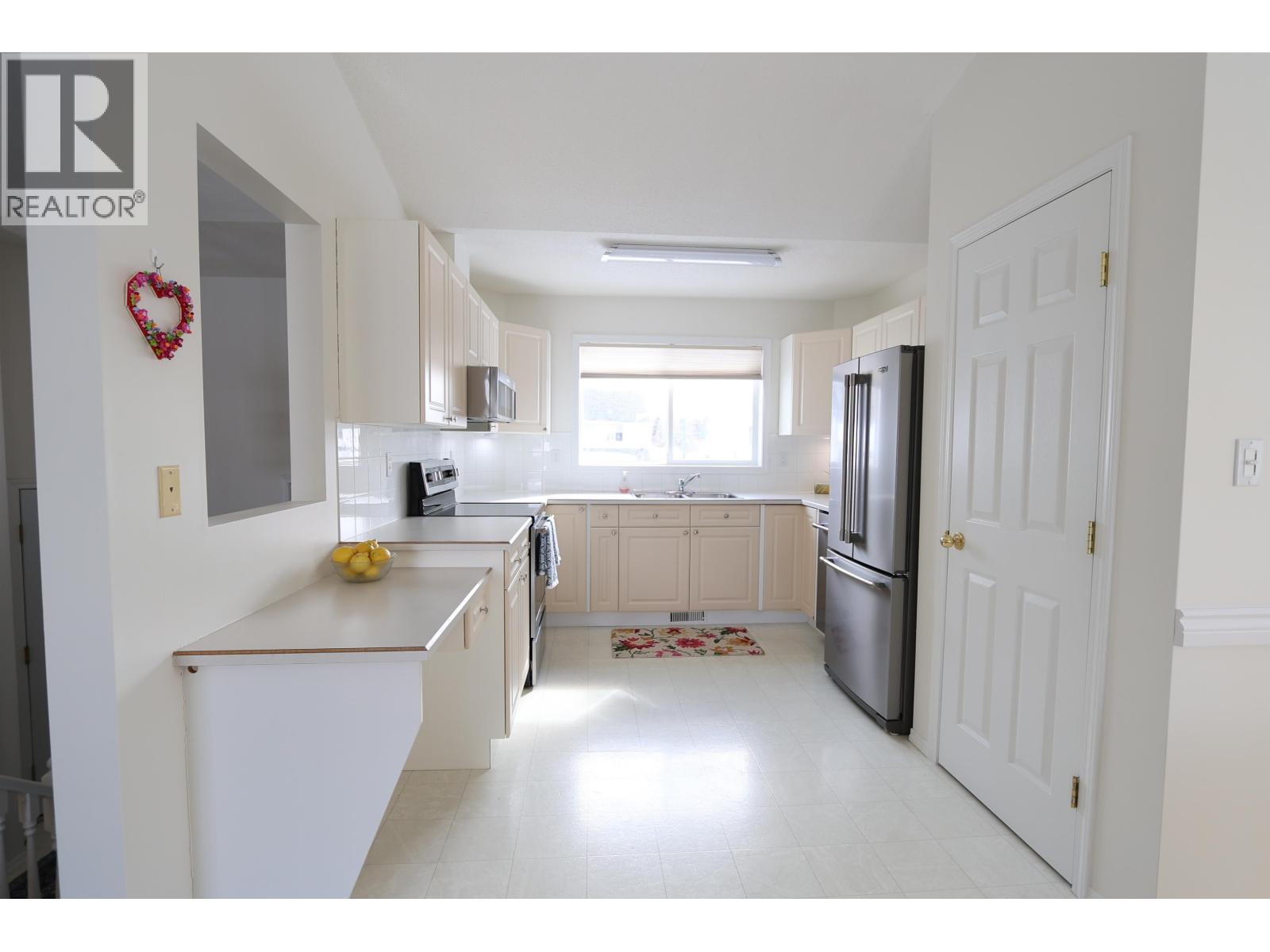 5446 Woodoak Crescent, Prince George, British Columbia  V2K 5A6 - Photo 9 - R3105348