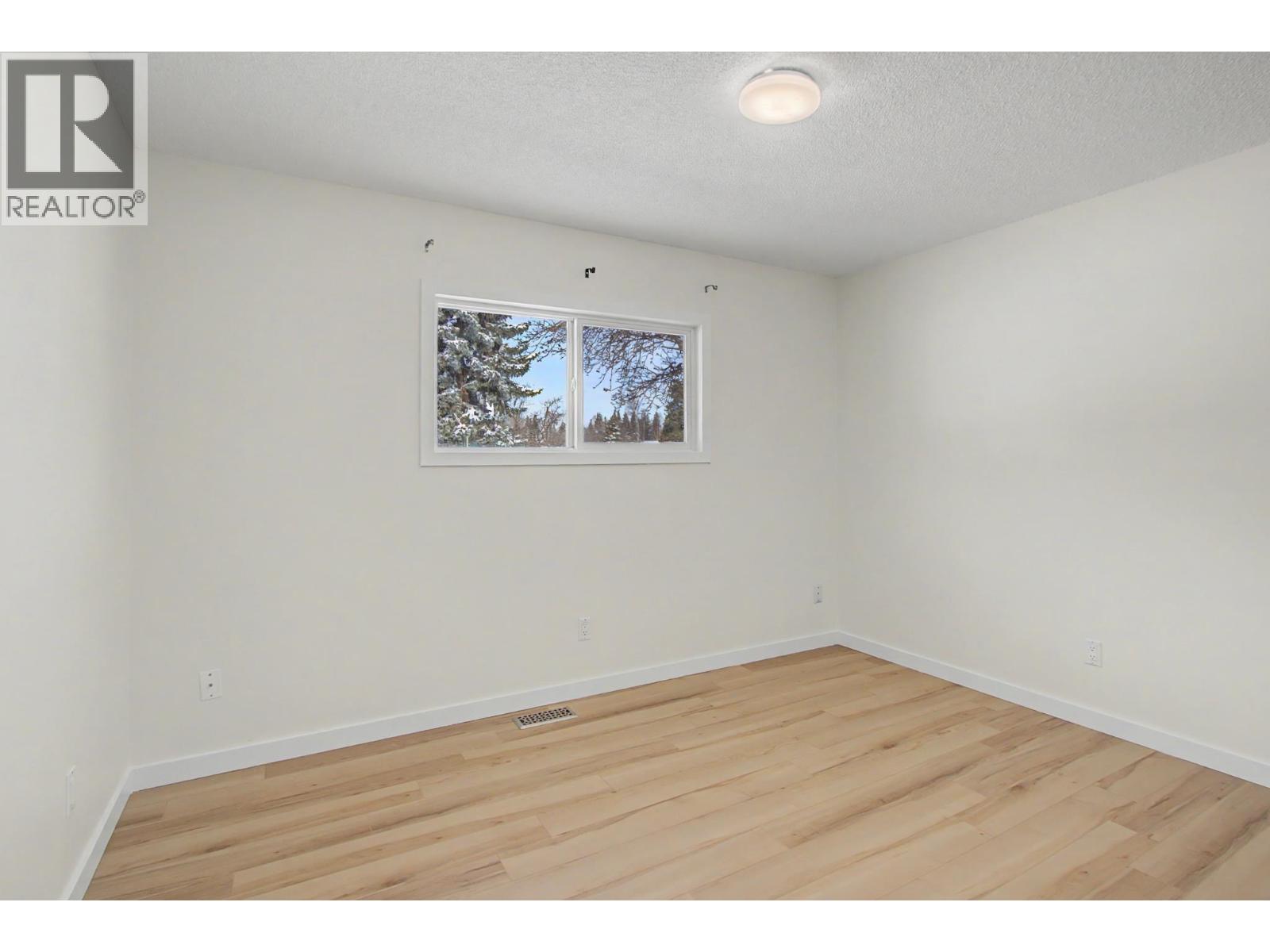 5977 Simon Fraser Avenue, Prince George, British Columbia  V2N 2C7 - Photo 11 - R3106197