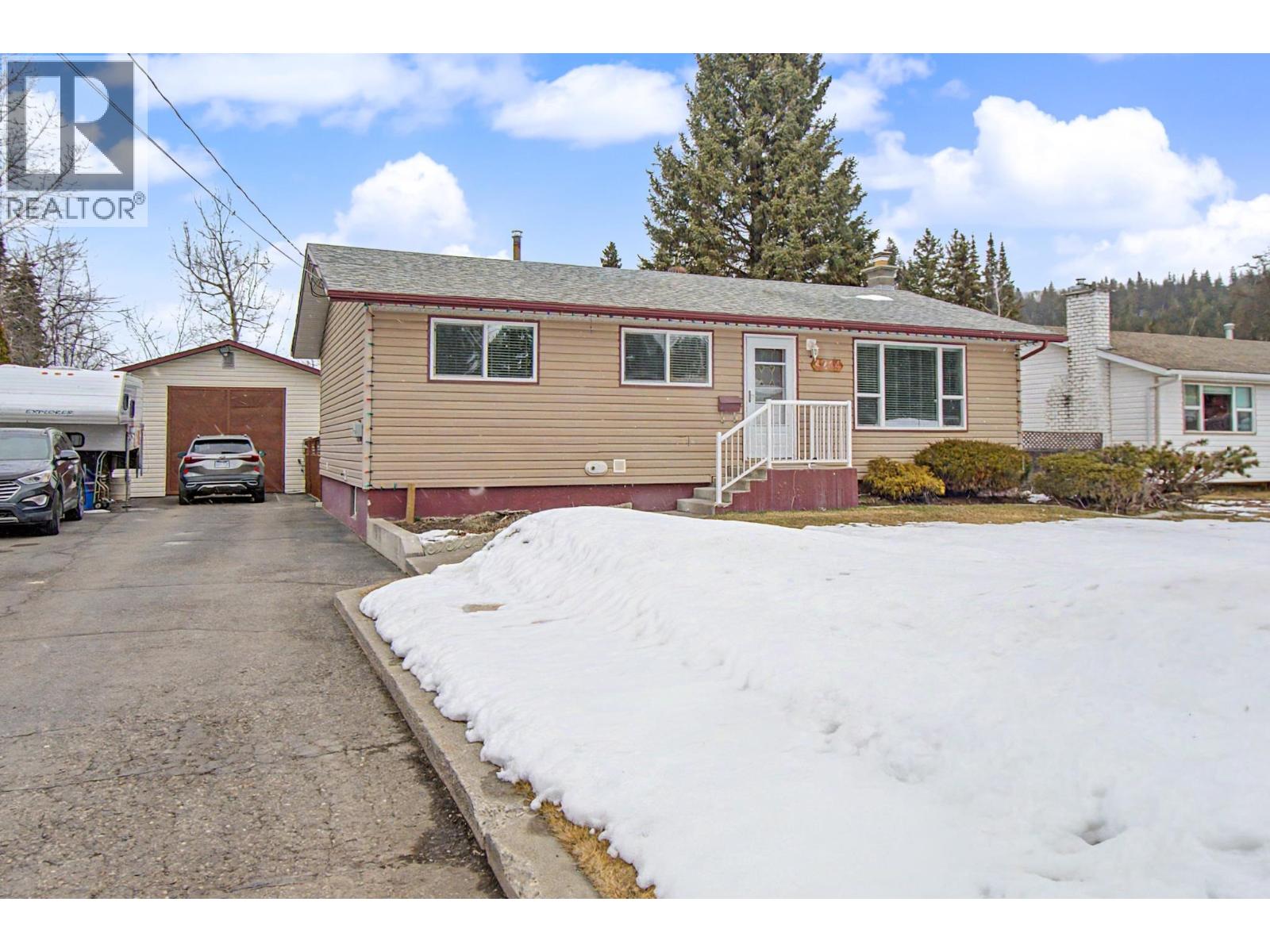 4244 Craig Drive, Prince George, British Columbia  V2K 1E5 - Photo 2 - R3106460