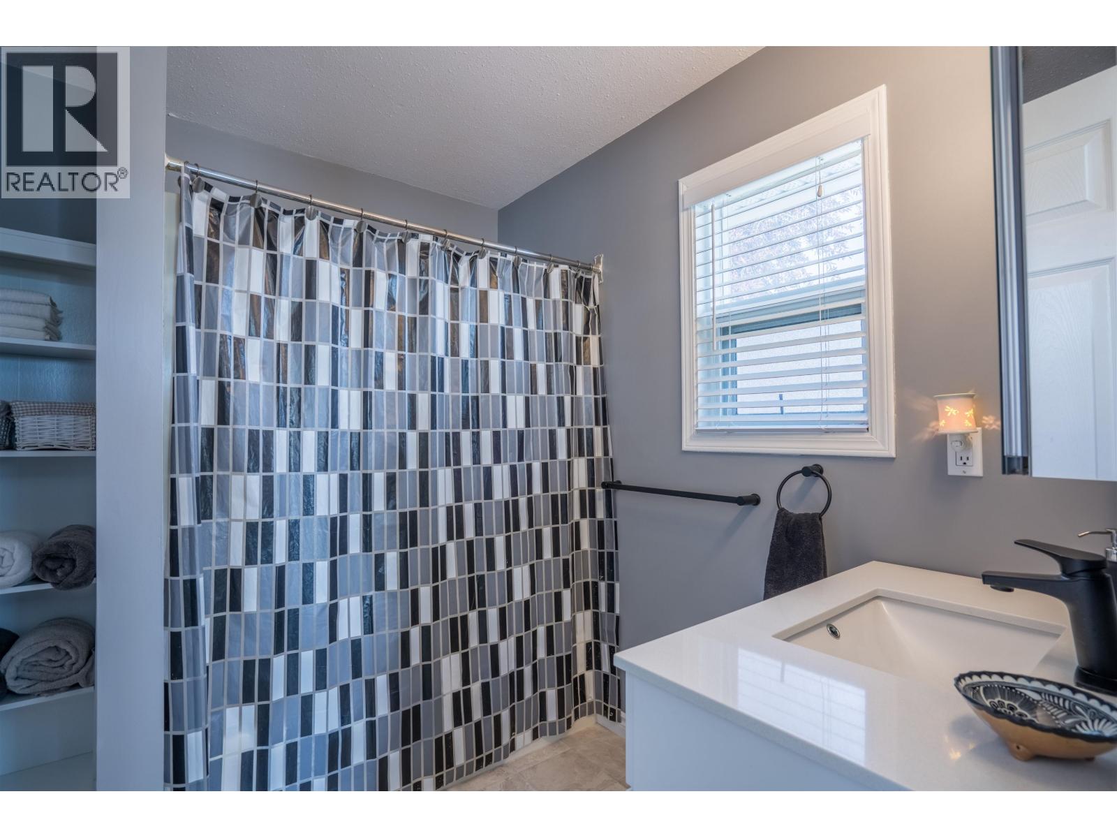 3327 Westwood Drive, Prince George, British Columbia  V2N 1S4 - Photo 10 - R3106895