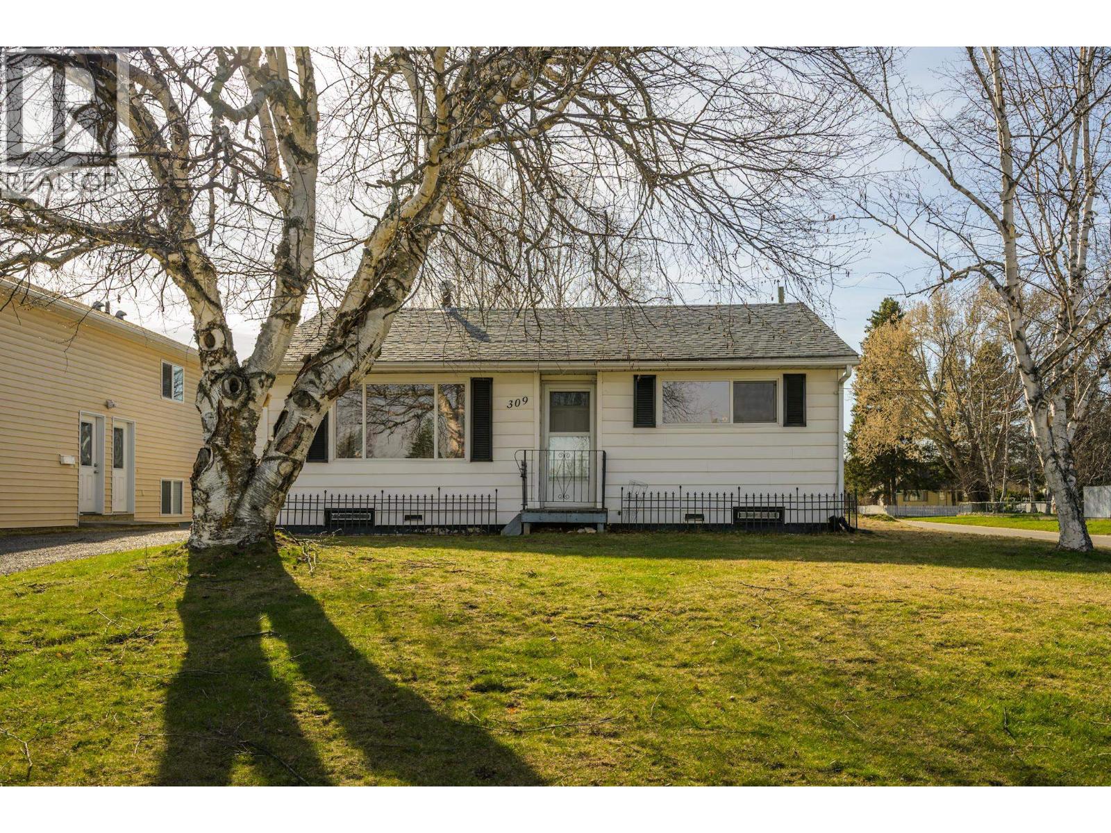 309 Wainwright Street, Prince George, British Columbia  V2M 2C3 - Photo 2 - R3107951