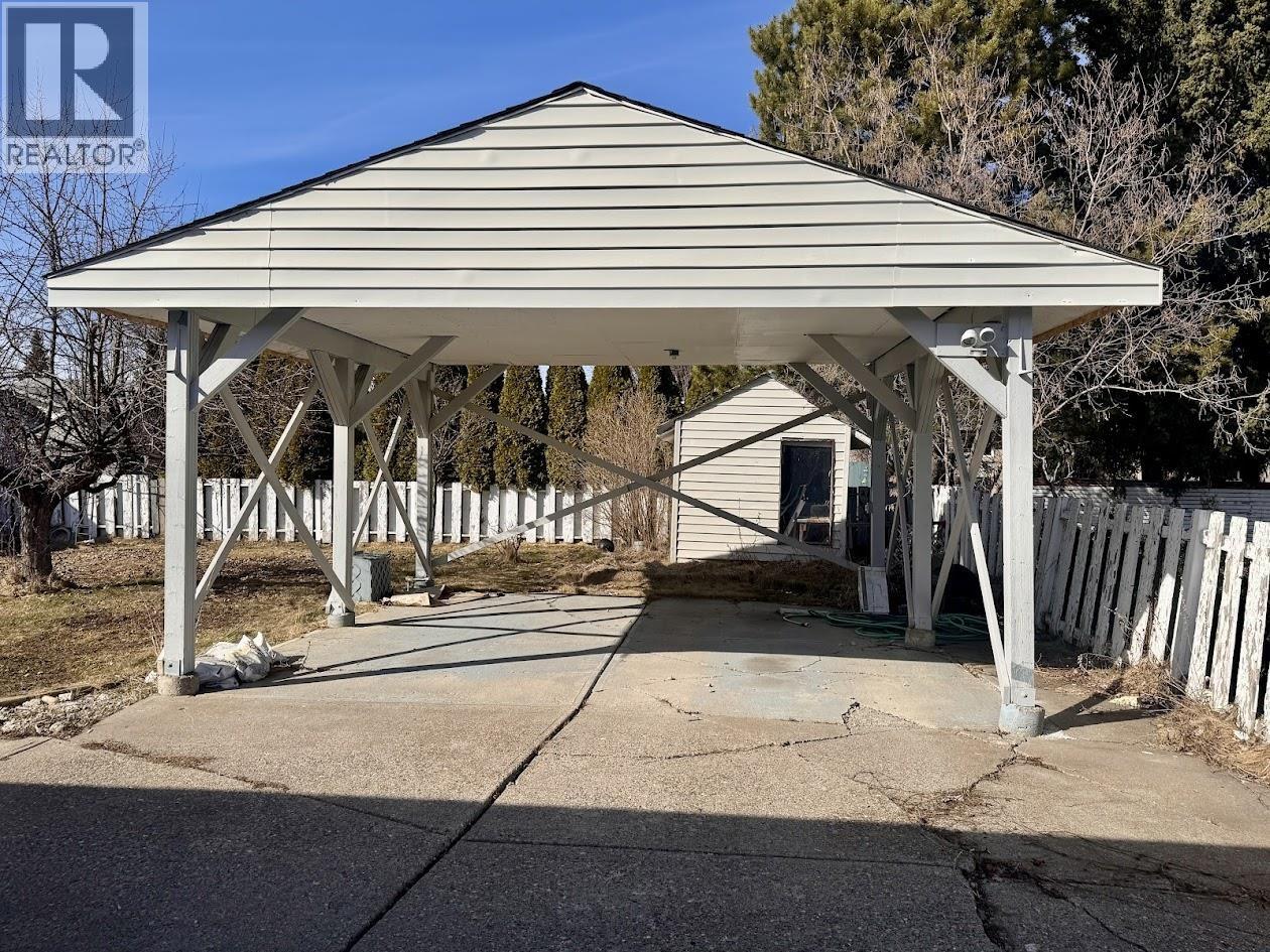 204 Watson Crescent, Prince George, British Columbia  V2L 4P3 - Photo 2 - R3109843