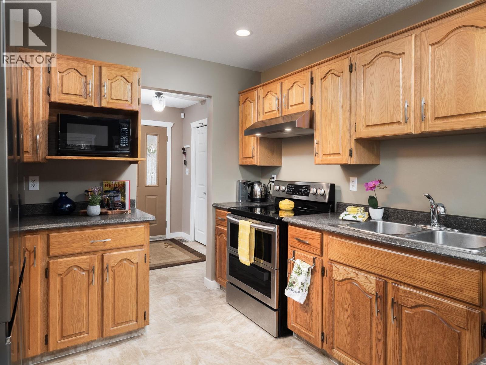 3449 Clearwood Place, Prince George, British Columbia  V2K 4R1 - Photo 8 - R3110587