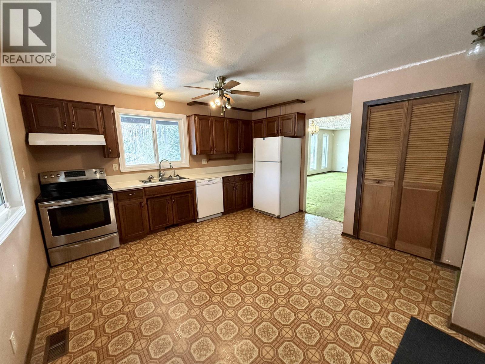 4865 Salmon Valley Road, Prince George, British Columbia  V2K 5W1 - Photo 4 - R3110972